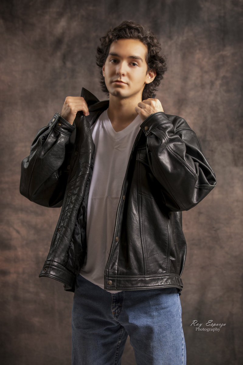 dylansCoffeee29's tweet photo. Biker Jacket Vibes!!✨🖤
………………………………………
Photo Credit: Roy Esparza
Photographer’s insta: royesparza956
.
.
#modelle #fashionnova #malemodel #malefashion #fotoshoot #modelshoot #bikermodel https://t.co/oNACPATIUG