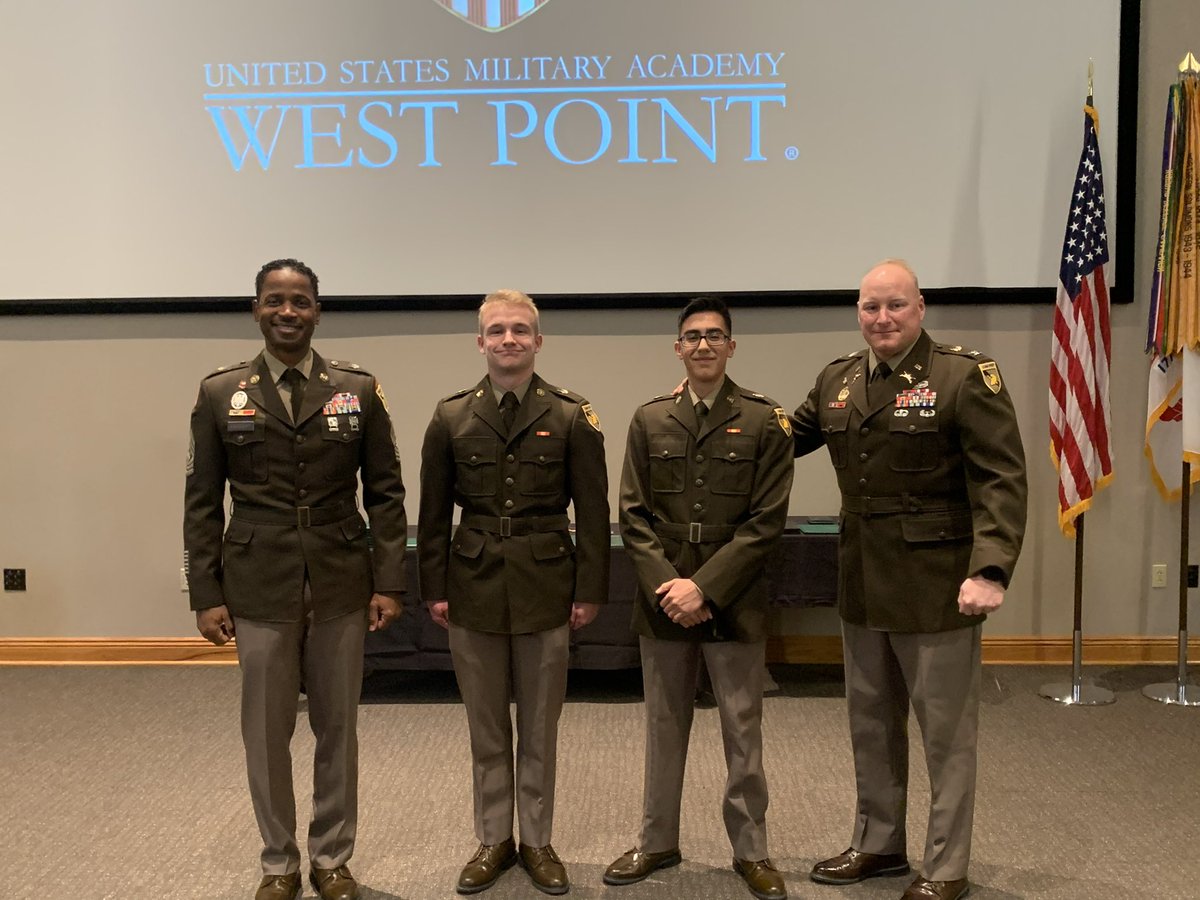 OldCavDude's tweet photo. Best of luck to all the new Plebes reporting to R-Day @WestPoint_USMA today. A huge good luck to the former #Prepsters from @USMAPS that are in that pack who will be helping their new classmates today. Desire, Faith, Effort! #Vanguards! https://t.co/aAWBRCi0jO