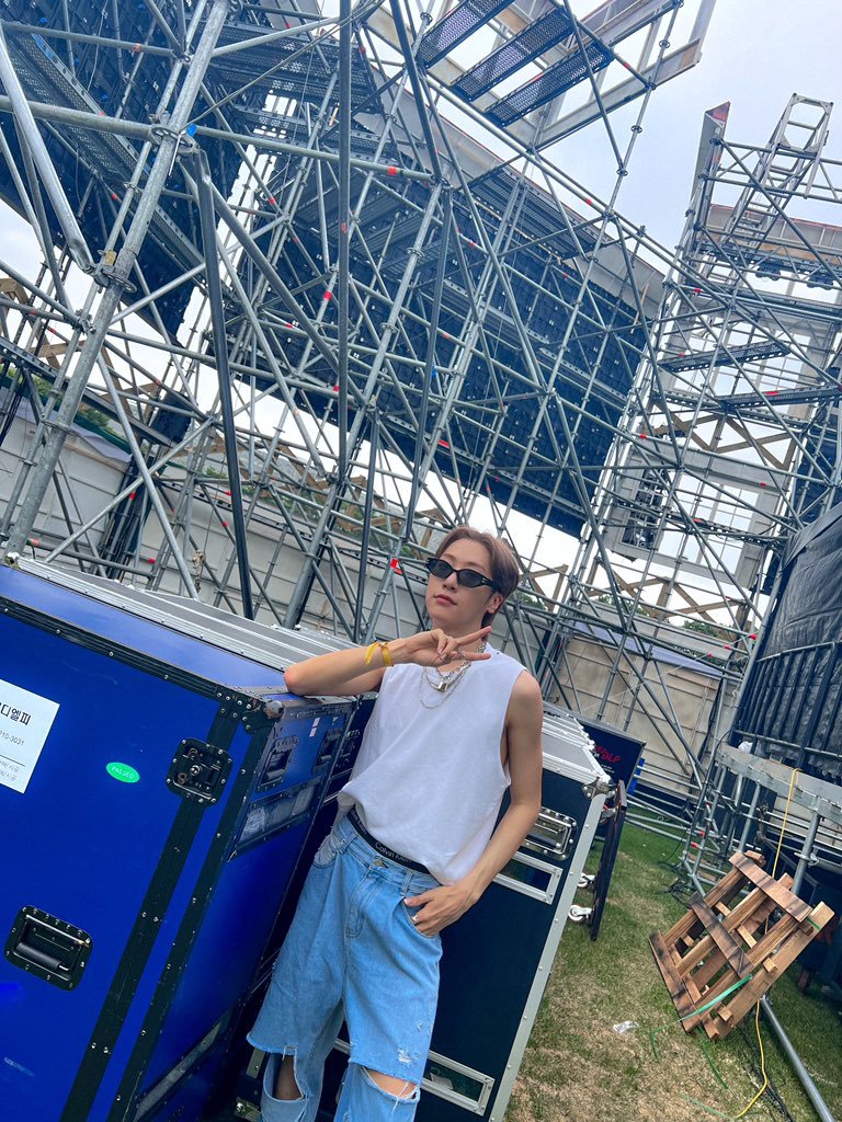 OneweColombia's tweet photo. Actualización En Redes Sociales|22.06.26|@official_ONEWE 

[#DDINGSTAGRAM📸]
2022 Seoul Park Music Festival🤟
📍 Jardín del parque olímpico 88

#ONEWE #원위 https://t.co/zXGfh2qNKS