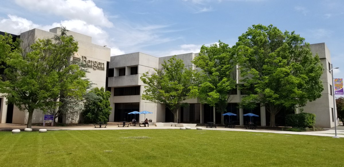 BergenCC's tweet photo. #MotivationMonday Enjoy a tranquil moment at @BergenCC
#MondayMotivation #tranquility #peace #nature #trees #grass #lawn #campus #communitycollege #education #highereducation #campusbuilding #college #njcommcolleges #paramus #paramusnj #bergencounty #bergencountynj #nj https://t.co/a8CfhLRc5n