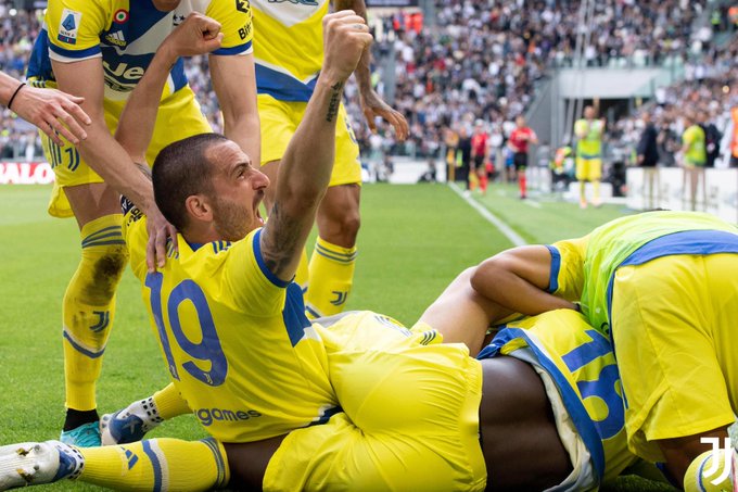 𝘽𝙧𝙞𝙡𝙡𝙞𝙖𝙣𝙩 𝘽𝙤𝙣𝙪𝙘𝙘𝙞 👌🦁
📸🤔 Welches ist dein @bonucci_leo19 Foto der Saison? 👇