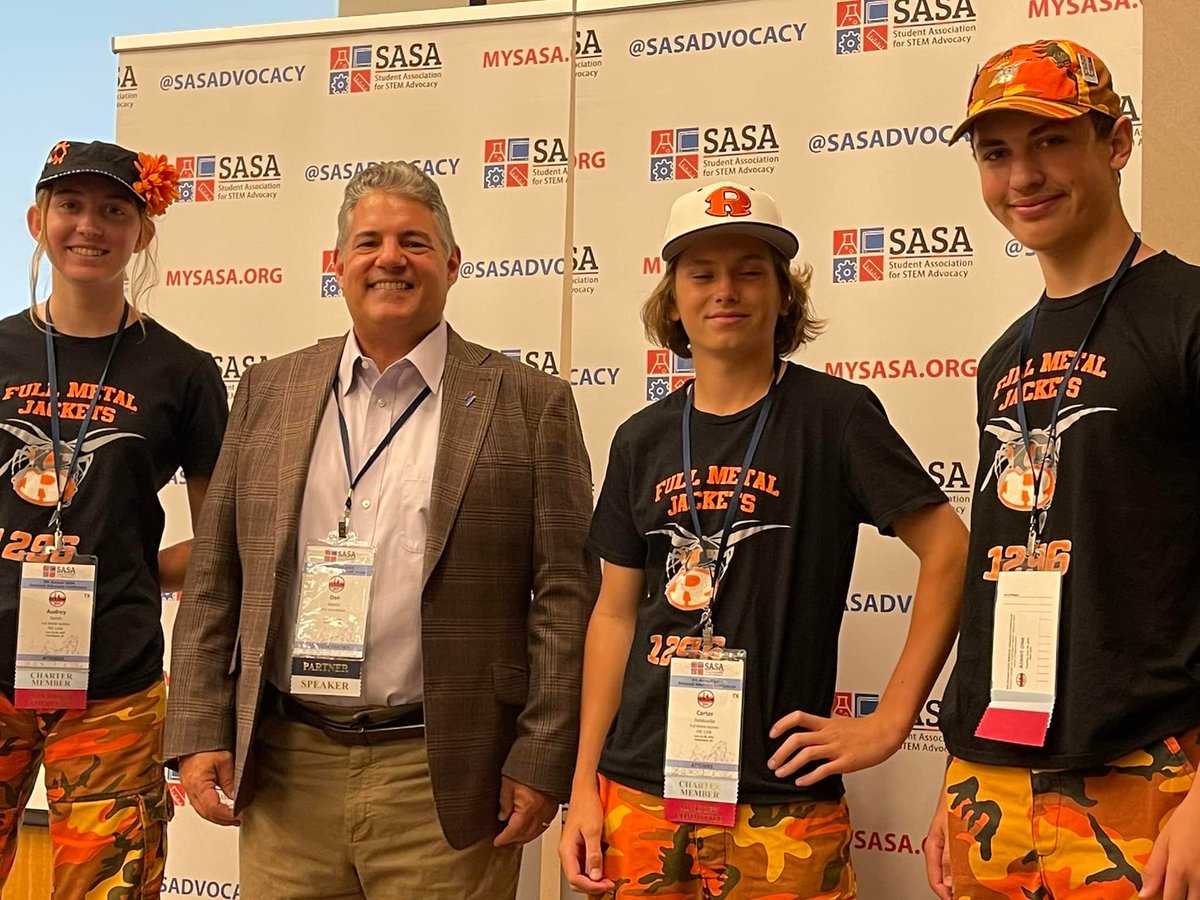 FRC1296 Team officers with Dan Mantz from Robotics Education &amp; Competition Foundation.

#sasanac2022 #MakeItLoud #JFND