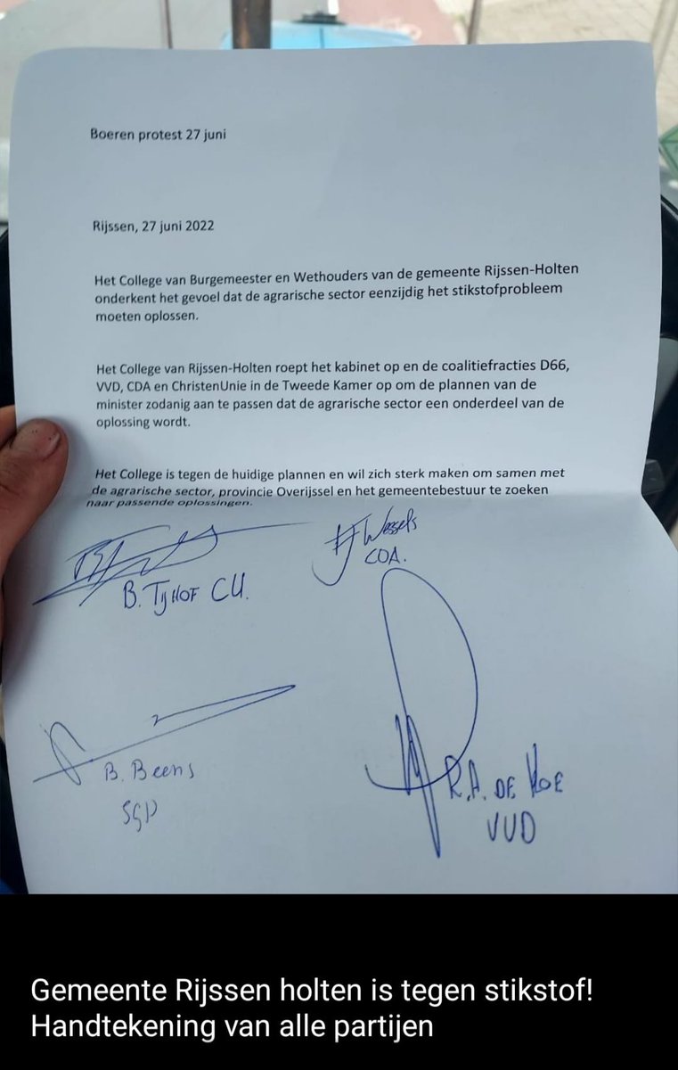irene_marel's tweet photo. #BREAKING gemeente Rijssen is om en steunt de boeren met democratische daden!! Dit gaat echt van onderop de stekker uit #RutteIV halen! Zo hoort dat in een #Democratie #boerenprotest #stikstofdebat https://t.co/F2t5QfxVW5