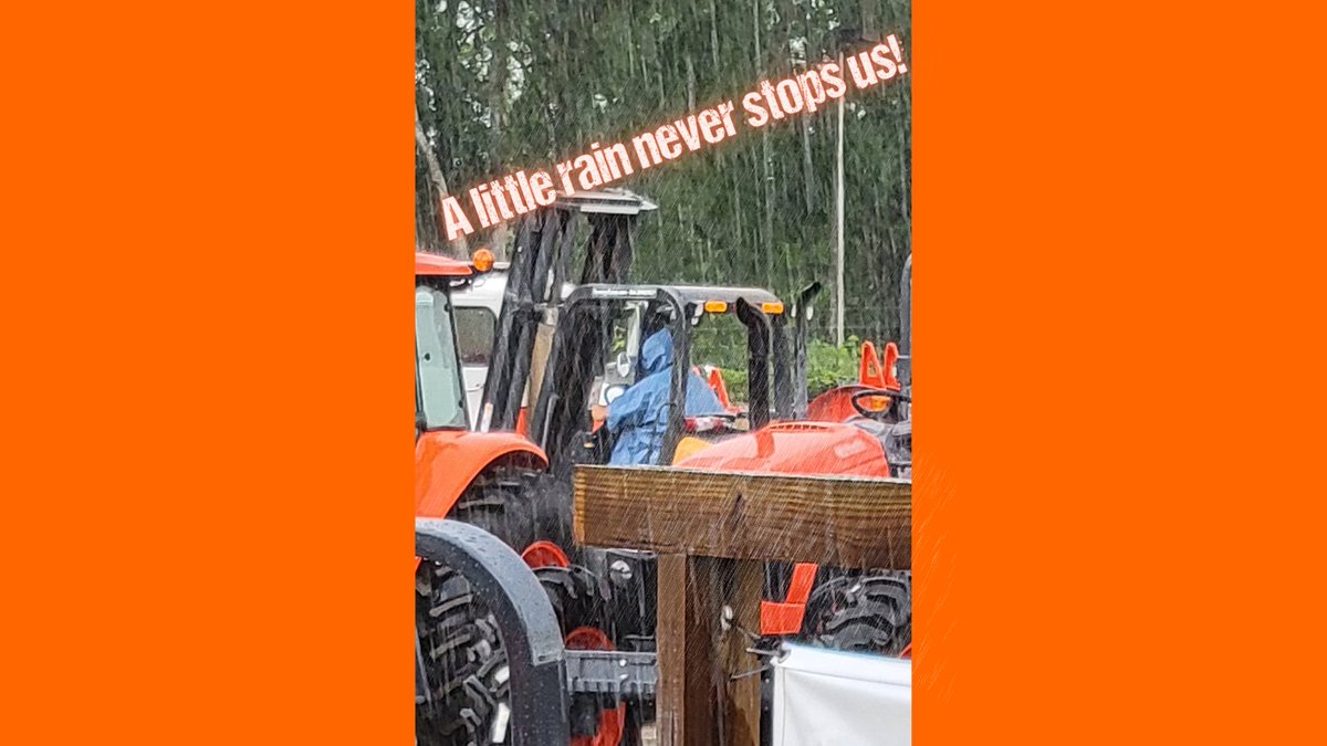FloridaCoastEq's tweet photo. Kudos to Bob Gadoury, at our #PlantCity location! Torrential #Florida rains NEVER stop Bob from getting a truck unloaded.
#MotivationMonday #KubotaCountry #Kubota #Mims #Naples #WestPalmBeach #FtPierce #LandOLakes #Ocala #Lecanto #Apopka #Kissimmee #FloridaCoastCommunity https://t.co/XigCGzEvIz