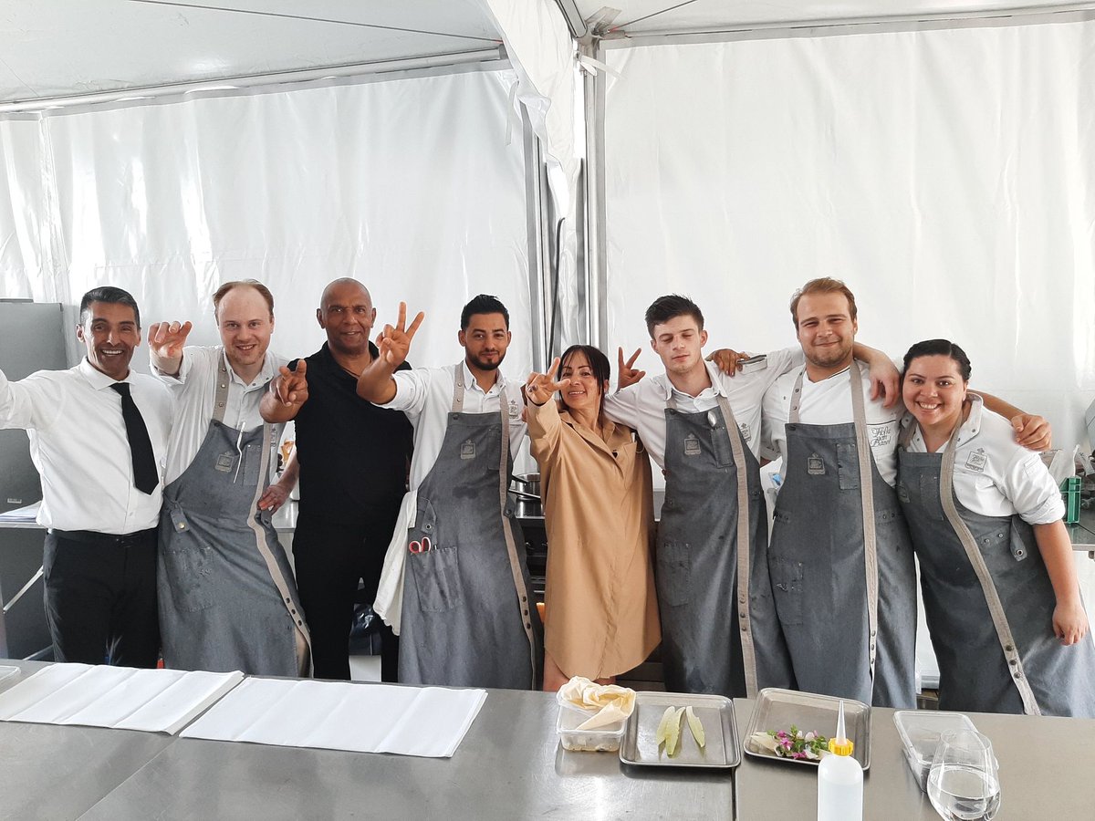 OHoreca's tweet photo. Vous recherchez un candidat et nous sommes là pour vous aider. Nous ne vous enverrons pas une liste de toutes les personnes disponibles, mais nous vous trouverons la bonne personne pour votre entreprise.
https://t.co/h6FlIobHXR https://t.co/ELFOTO8j3F