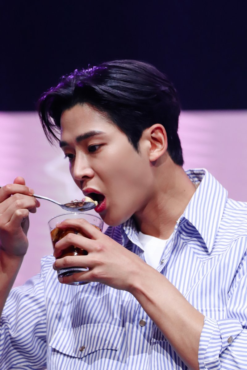 GiaAllana's tweet photo. SF9's Rowoon held his GLOBE KMMUNITY fan meeting at the Mall Of Asia Arena. The actor learned Tagalog words, ate Filipino food (taho, turon, and puto bumbong), wore a Barong Tagalog, and even gave life advice to his fans.

Photos by: Gia Allana

#GlobeRowoon #KmmunityRowoon https://t.co/RDHvsEJAIG