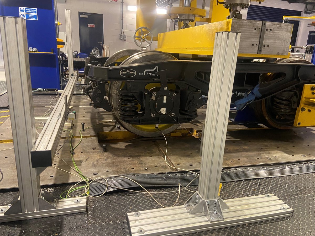 AZoSensors tweet media