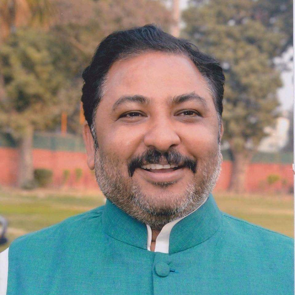AvinashTiwarip's tweet photo. कुशल वक्ता, वरिष्ठ नेता व प्रदेश उपाध्यक्ष, भाजपा उत्तर प्रदेश एवं मा. राज्‍यमंत्री (स्‍वतंत्र प्रभार),हम लोगो के मंत्री,हृदय प्रिय मार्गदर्शक- श्रीदयाशंकर सिंह जी को जन्मदिन की हार्दिक बधाई एवं शुभकामनाएं। 

@dayashankar4bjp 
@PiyushC01005680
@MPNeerajShekhar https://t.co/zHQJ2Lb8Ne