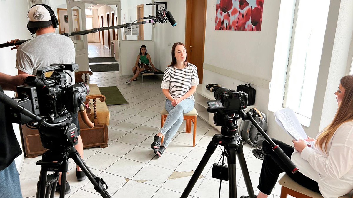 RedBadgeFilms's tweet photo. BTS: The Humanitarian Paradox
There are stories here that should be heard.
#RedBadgeFilms
.
.
.
#humanity #Ukraine #Russia #humanitarian #paradox #film #documentary #interview #bts #behindthescenes🎬 https://t.co/wM2Y5YBhao