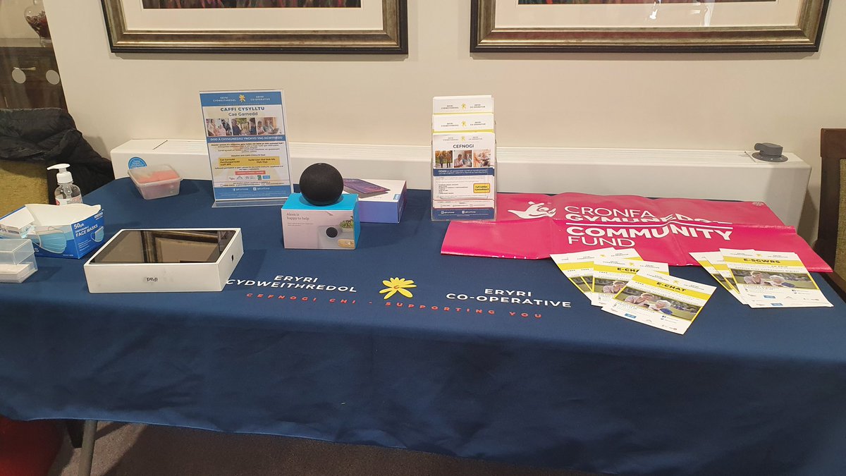 Great morning in Cae Garnedd speaking all things Digital with the residents. We even had a little sing song  <a href="/northwalesha/">North Wales Housing</a> @EryriCoop 🖥💻👩‍💻👨‍💻🏠🏘🏡