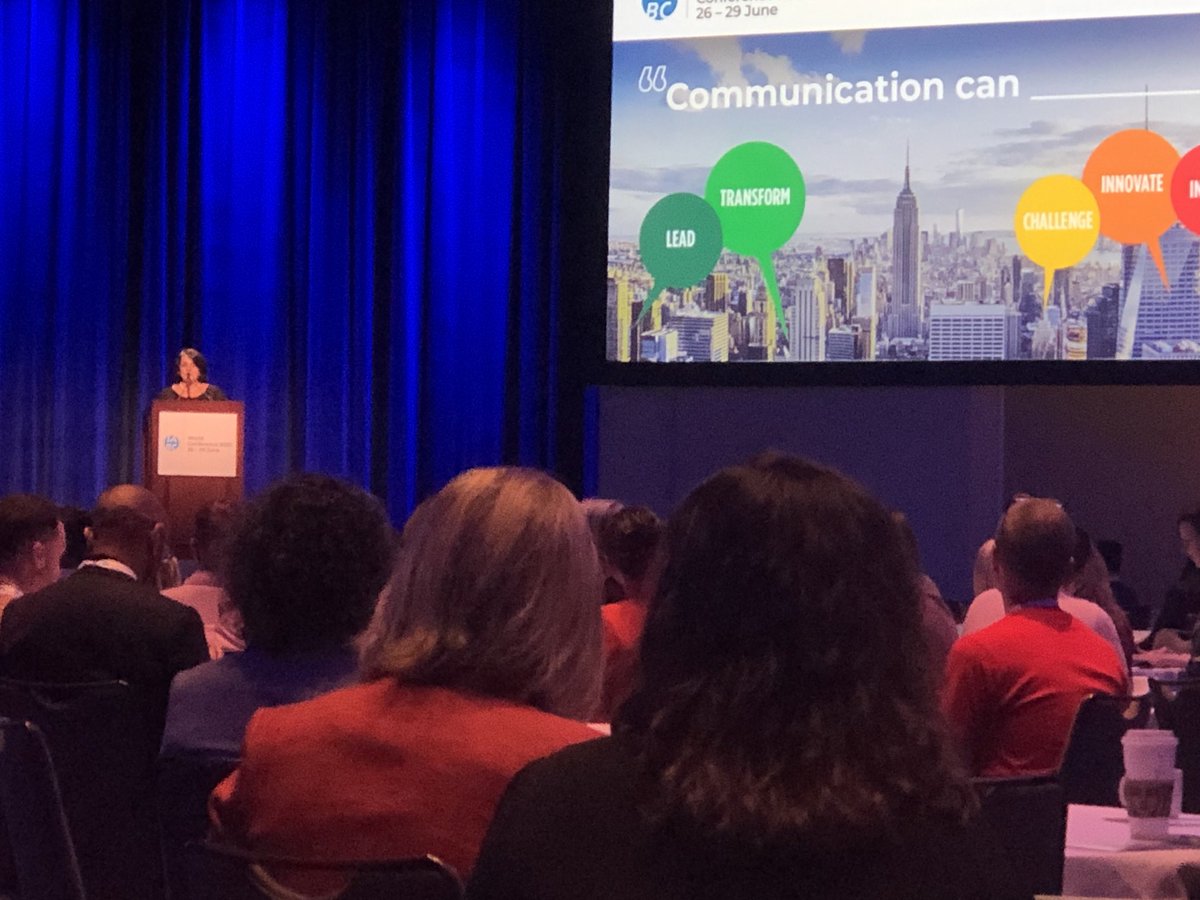 Designleverage's tweet image. ⁦@DanielleBond16⁩ opening the 2022 world conference for communication professionals - awesome!