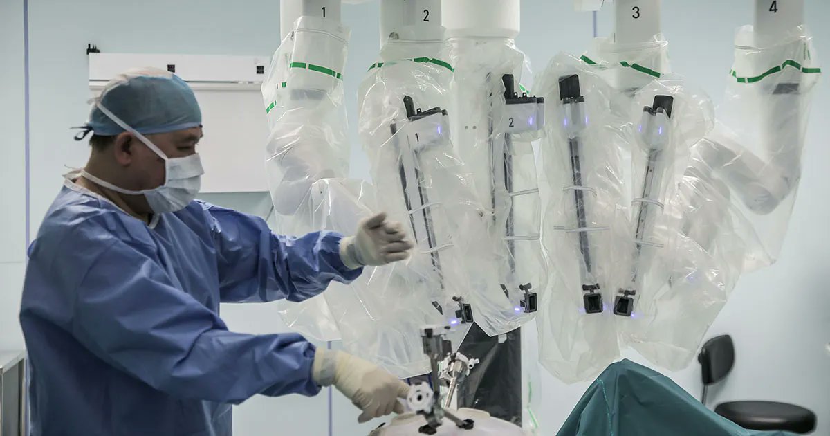 How #robots are changing #surgery

#HealthCare #HealthTech #DigitalHealth #MedicalTech #MedTech #roboticSurgery

<a href="/rn360health/">Brigitte Morehouse</a> <a href="/tuli_health/">Tuli Health</a> <a href="/RealGarima/">Garima Mehta PhD</a> <a href="/eViRaHealth/">B2B HealthTech Experts</a> <a href="/digitalhealthxx/">SAP for better tech and value👨‍⚕️</a> <a href="/DrHugue/">Dr_Hugue_Ouellette</a> <a href="/bhangrajay/">Dr. Jay Bhatt</a>

buff.ly/3nkDbrY