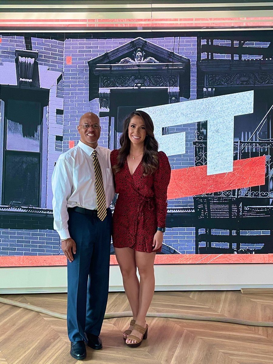 CourtneyRCronin's tweet photo. 🚨Programming alert: I’ll be on @FirstTake all week with my pal @ColemanESPN and @itsthebaldgirl. From @ESPNRadio to ESPN2, our debates get a new platform this week. See you 10-noon ET! 🚨 https://t.co/RIHPJHm0AK