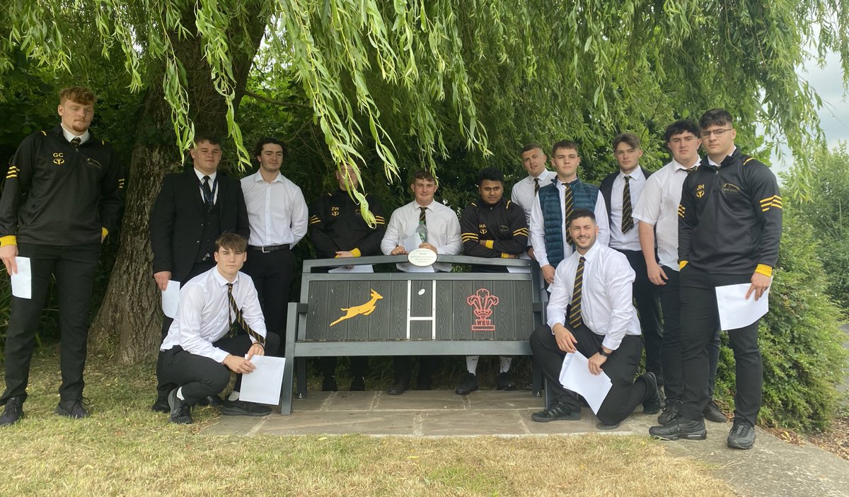 A poignant moment as the leaving Year 13 rugby academy players take a moment next to the new memorial bench for their friend and teammate #Rossi <a href="/NewportHAcademy/">Newport High School Rugby Academy</a>