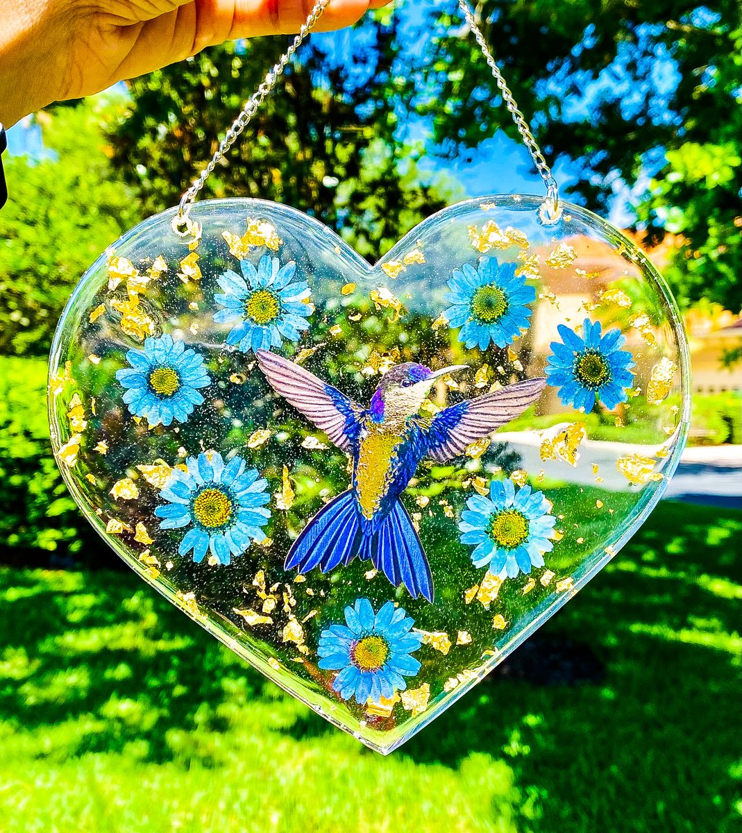 Heatherskiesss's tweet photo. Golden Hummingbird Heart Wall Hanging https://t.co/kJZQg6bSKl