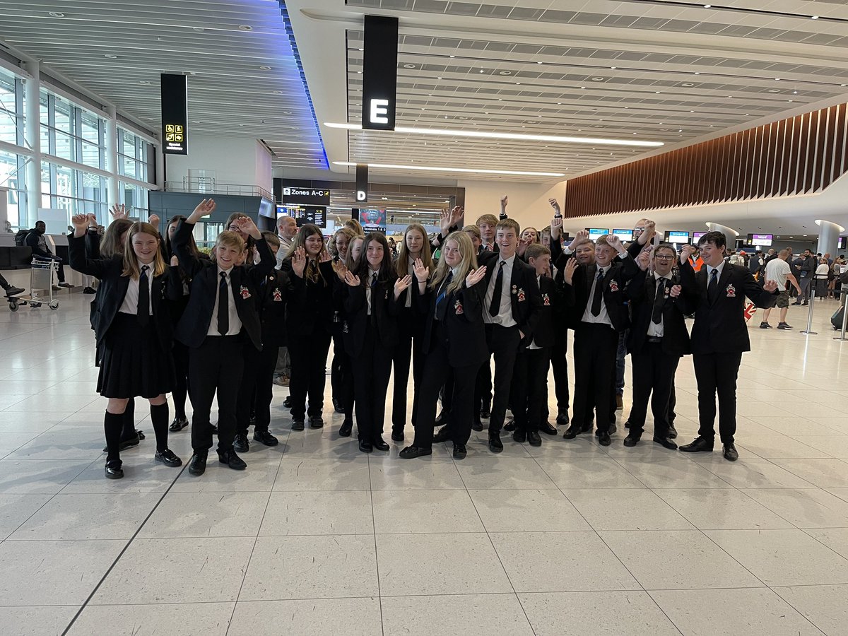 MrDaviesCS's tweet photo. Our @FredLongworth Y8 pupils have enjoyed their day at @manairport’s new AeroZone. 

They’ve had talks with the Chief Digital Officer and Chief Technology Officer, with a particular focus on technology and the role it plays within the airport, now and in the future! https://t.co/IrHZ0TYgI7