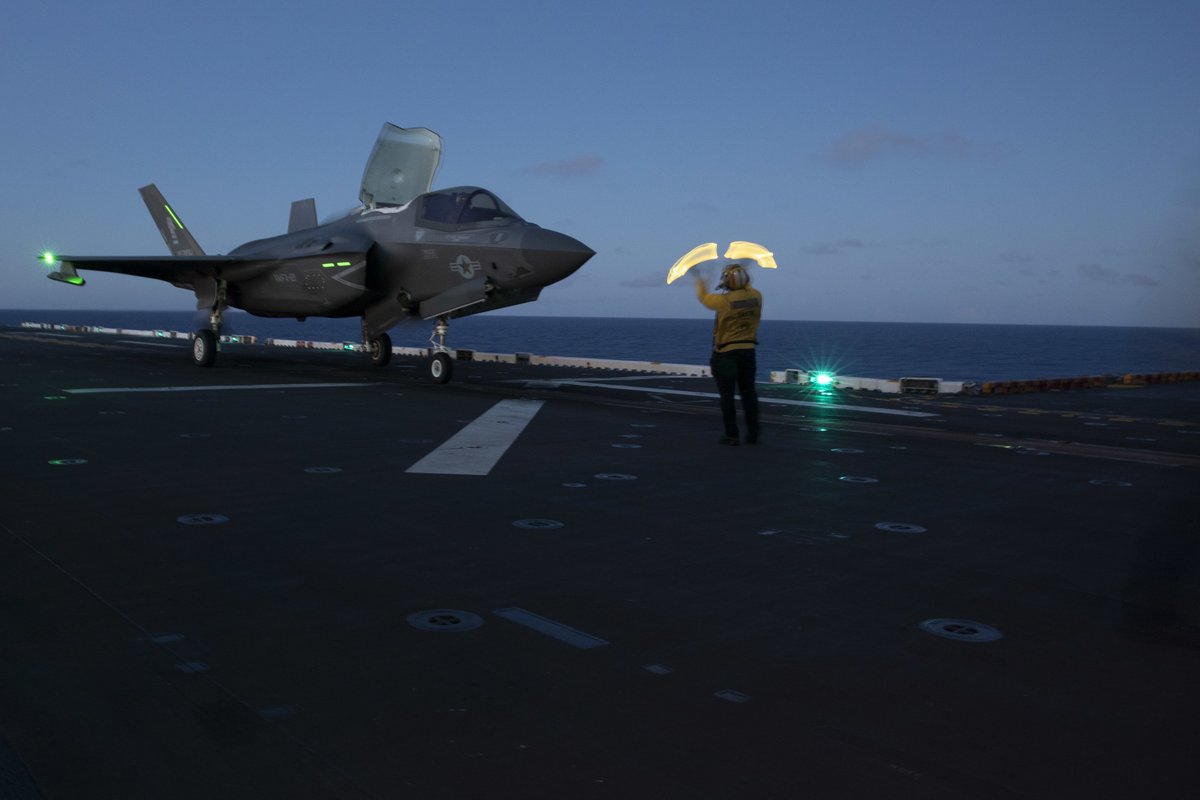 U.S. Marines tweet media