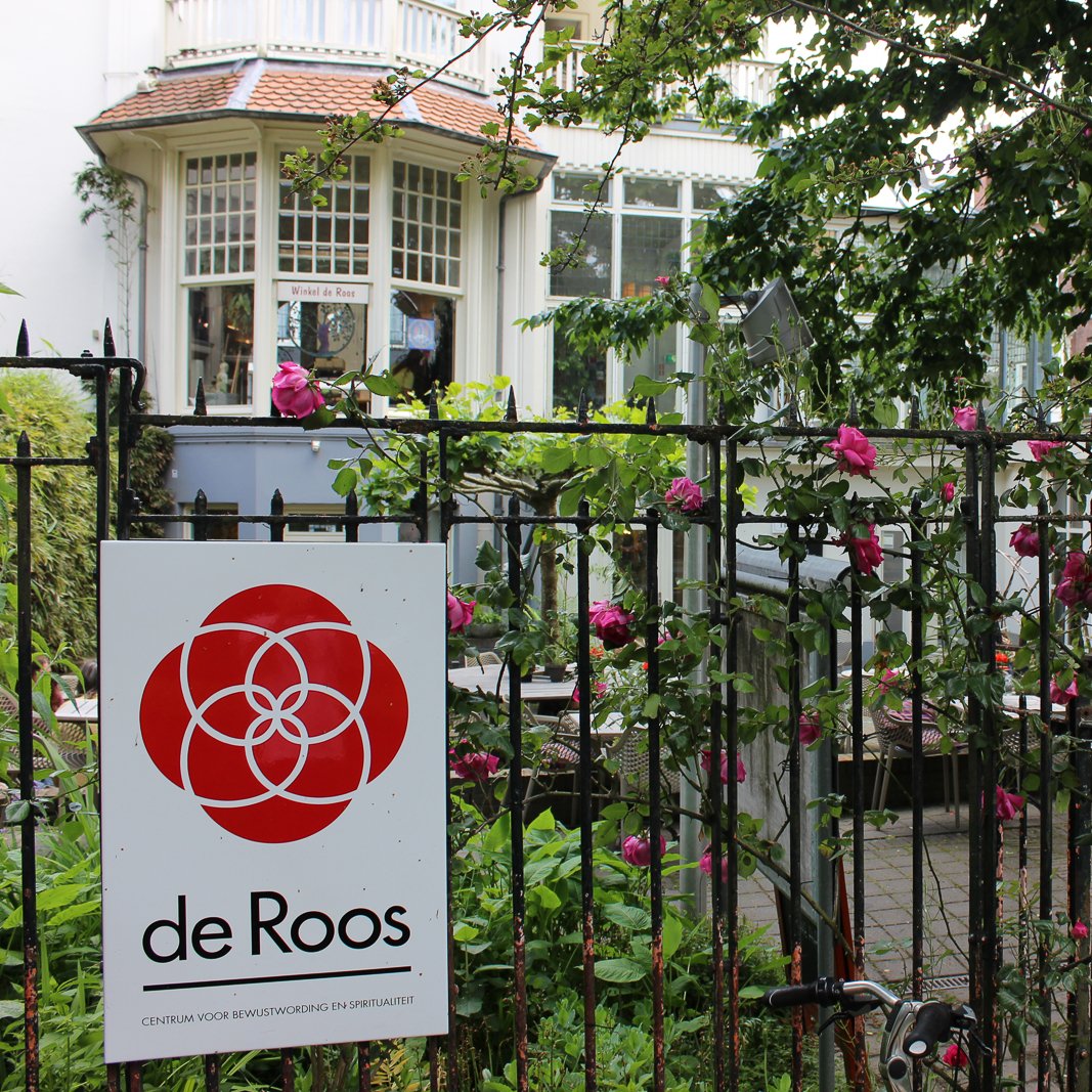 Vegan_Amsterdam's tweet photo. Hidden gem in the Vondelpark! This vegetarian lunchroom within spiritual centre @stichtingderoos has a modest menu, but nevertheless some vegan options. Nice outdoor terrace, alternatively take a seat in the bright sunroom upstairs!

https://t.co/4c71dBABEm https://t.co/wjACipnuiV