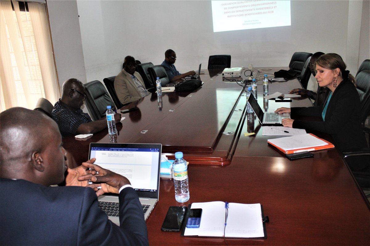 BoCEJGuinee's tweet photo. Réunion de cadrage ce matin en prélude au démarrage de l'évaluation qualitative de changement de comportement organisationnel intervenu dans les départements ministériels impliqués dans la mise en œuvre du #Projet_BoCEJ et les institutions de formation bénéficiaires du #FCCE https://t.co/GRtr8x9GGm