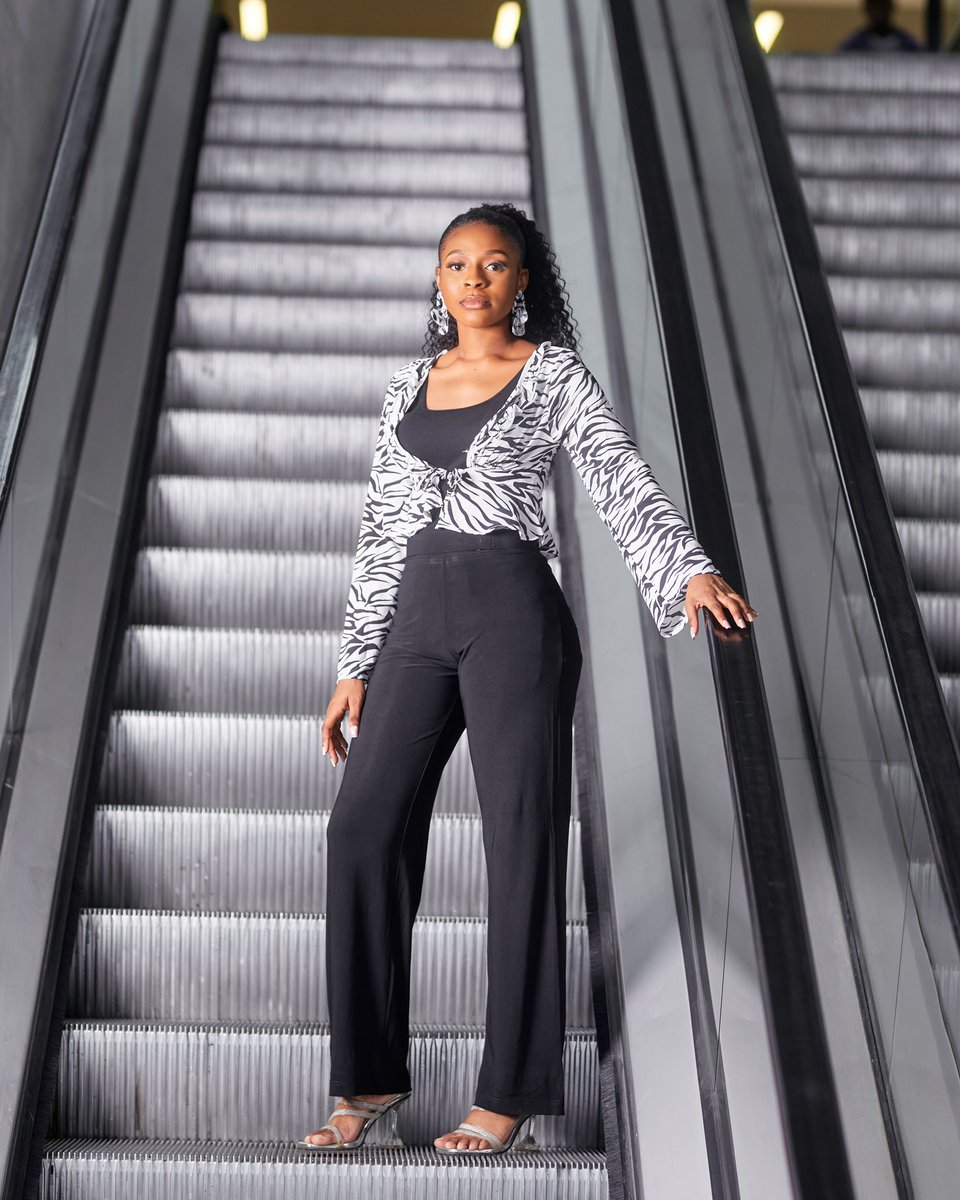 balloon__studio's tweet photo. When in doubt, create contrast in your outfit. Wear The Boma Earrings in colour Black &amp; White.
 
Shop them at https://t.co/BJunVgNWrL https://t.co/2lgSMMqlbY