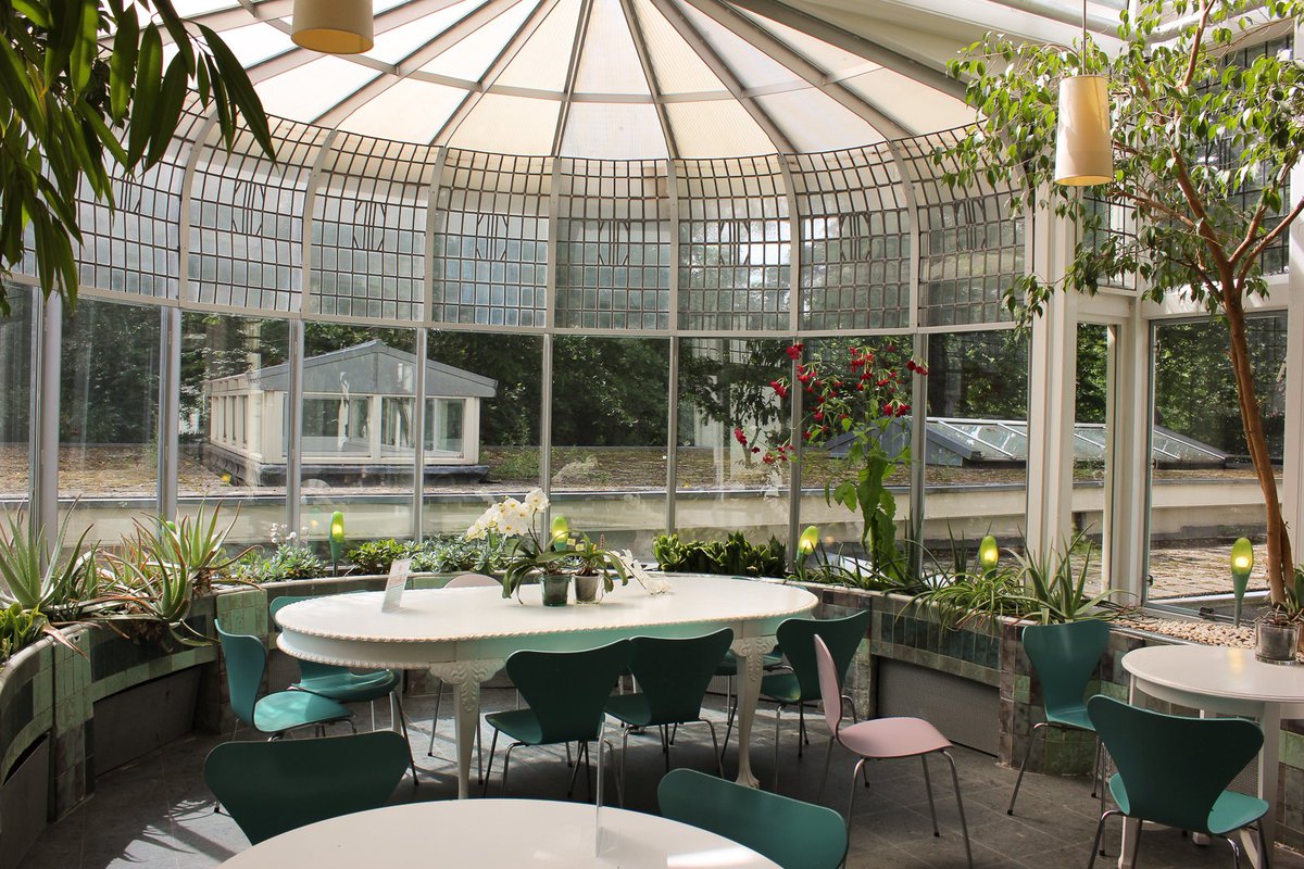Vegan_Amsterdam's tweet photo. Hidden gem in the Vondelpark! This vegetarian lunchroom within spiritual centre @stichtingderoos has a modest menu, but nevertheless some vegan options. Nice outdoor terrace, alternatively take a seat in the bright sunroom upstairs!

https://t.co/4c71dBABEm https://t.co/wjACipnuiV