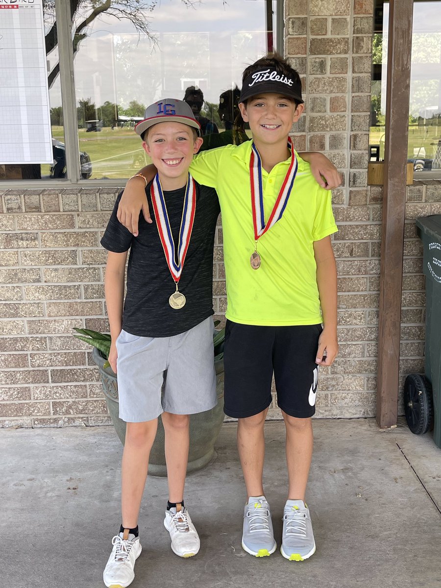 john_t_garrett's tweet photo. The Cuz’s came away w 1st and 3rd today. #runthetour #murraysgood @coachmitche11 https://t.co/ySPBrtc8x1