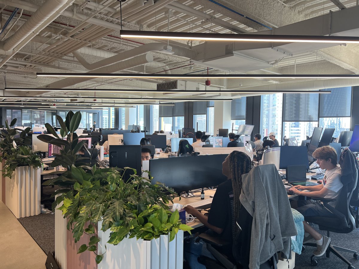 BrettHarrison's tweet image. bahamas in chicago &amp;lt;3