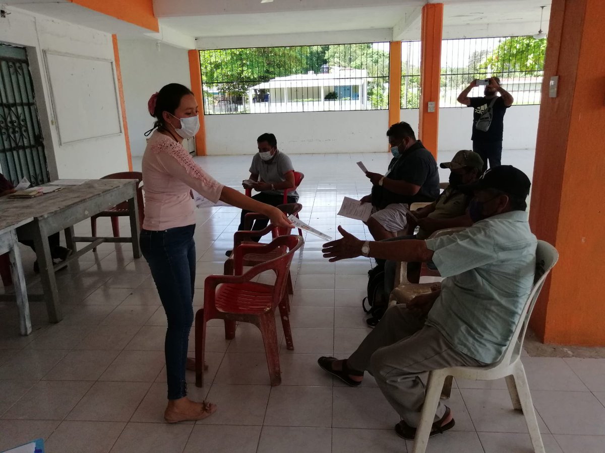 SABGCampeche's tweet photo. Se realizó la capacitación y difusión en materia de contraloría social a la población beneficiaria e integrantes de comité que vigilan la correcta aplicación de los recursos correspondientes del Programa de Apoyo a la Infraestructura Hidroagrícola, en la localidad de #Castamay. https://t.co/JZHpKs8jIt