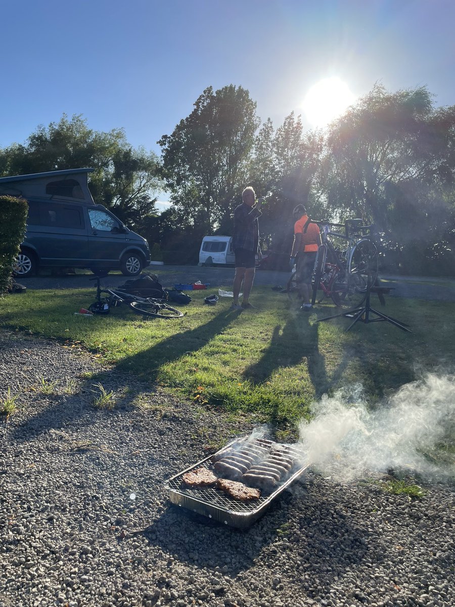 tourdmilt's tweet photo. #bikes #bbq #beer what else do you need after a long day of cycling??? #foxsake https://t.co/vAoRg4gy7g
