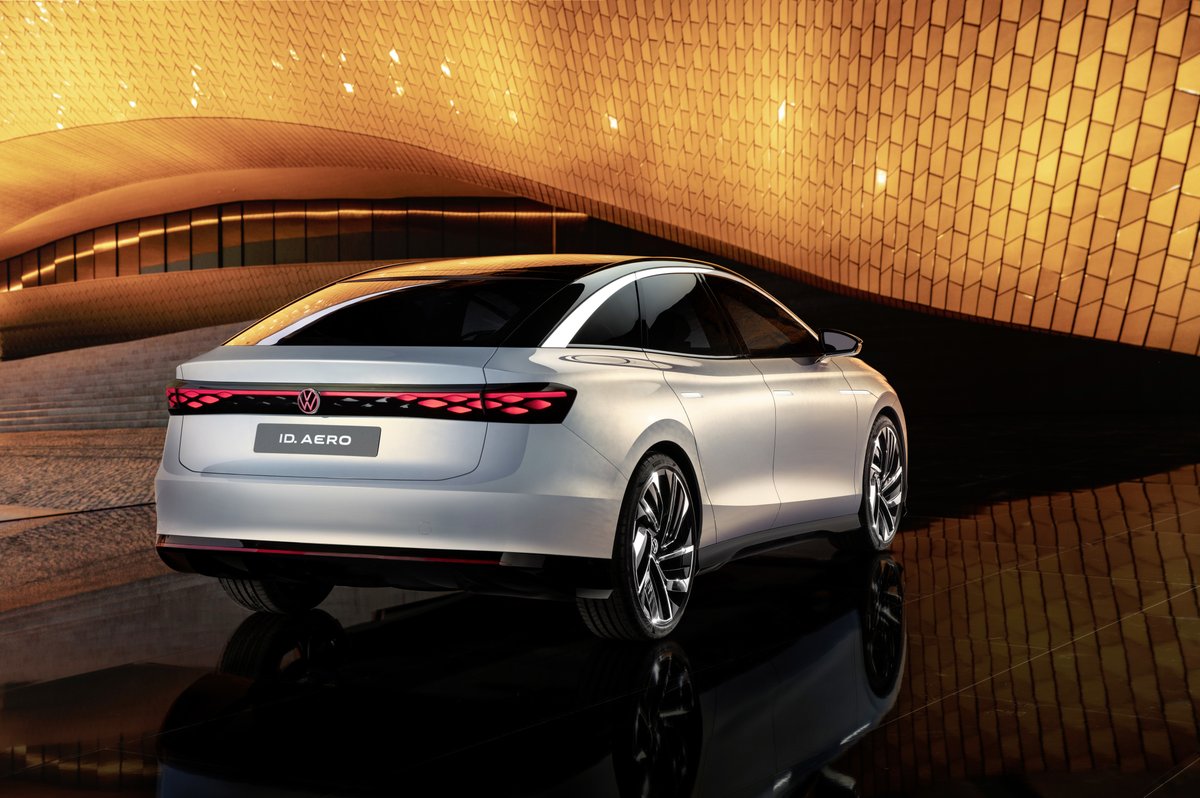 JackTalksTires's tweet photo. #VW just published photos of the #idaero (ID. AERO). Still in the concept stage, according to VW it will be coming to North American in 2024. FYI: it boasts a 600 km (373 mile) range, and for tire geeks it rides on massive 22-inch @Pirelli P Zero Elect tires. https://t.co/9Cs8KEIJfk
