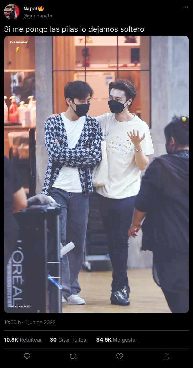MarkGunPY's tweet photo. Siempre tengo recuerdos tuyos, ¿nos volveremos a ver? Nos volveremos a ver😙🖤💛
#markgun #MSIWAT
#gunnapatn #AmmoforGN
#magusMG #มากัส #甜橙夫夫 #MarkGunForever https://t.co/AAC0yb65M4