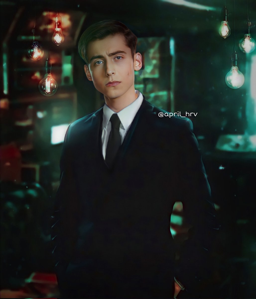 April_HRV's tweet photo. 𝐍ᴜᴍʙᴇʀ 𝐅ɪᴠᴇ 𝐓ᴜᴀ 𝐒ᴇᴀsᴏɴ 3
@AidanRGallagher
@JeffKingTV @UmbrellaAcad 
#tua3 
IG:april.aidansarmy https://t.co/i72hSxMkDJ