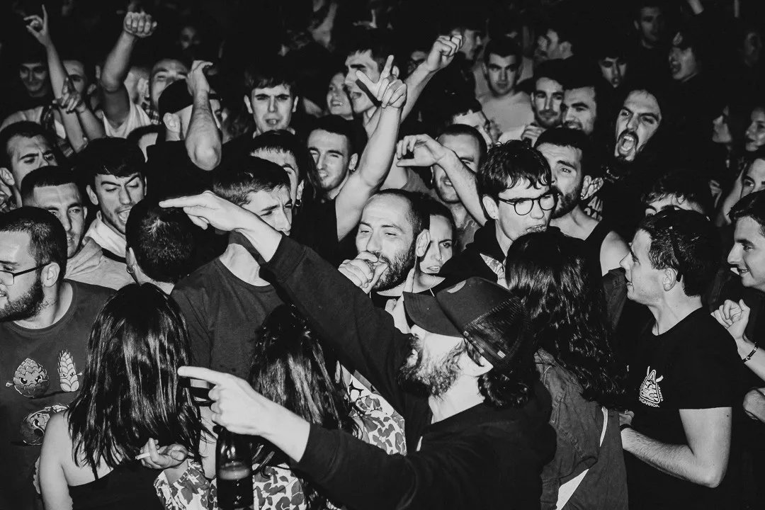 saiagoait's tweet photo. DEMASA ZAPATO AZULE💙

Ondarruko plaza musika jendez beteta eta eguraldia lagun, demasa izan zen bizitakoa! Milesker gerturatu zinetenoi🙌

Eskerrik asko @radixuirratia!

ADI! Hurrengo kontzertua ostiralean, Uztaila 1:
📍22:30 / Amoroto (Frontoia)

📷 Begipuntuan https://t.co/01kZ4EFoR0