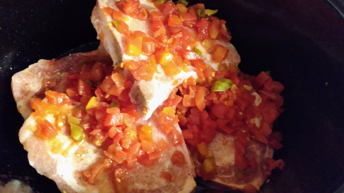enthusmiasma's tweet photo. Today on Low Effort / Sore And Stiff Monday, we're smothering pork chops in the slow cooker. #cookt https://t.co/ShDmsSFejK
