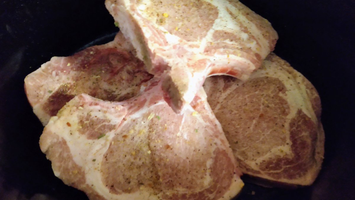enthusmiasma's tweet photo. Today on Low Effort / Sore And Stiff Monday, we're smothering pork chops in the slow cooker. #cookt https://t.co/ShDmsSFejK