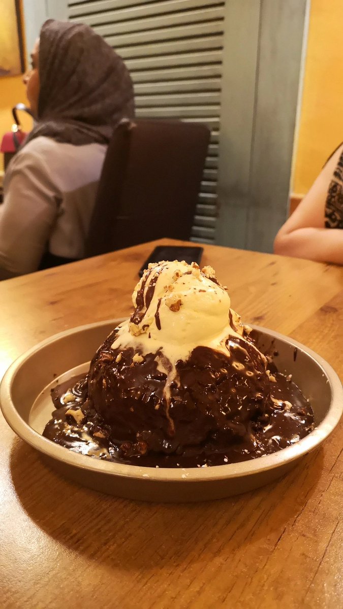 Mo_Rockett's tweet photo. If you can't guess where this is from, you ain't from #Bahrain โจ
#dinnerdate #dinner #ุงูุจุญุฑูู #ุจุญุฑูู #bahrainfood https://t.co/juDfqlPHBV