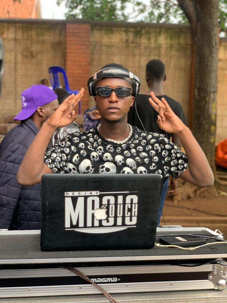 aonepipi's tweet photo. Is taking over control @DJMAGICTOUCHUG1 🔥 https://t.co/OjBezHferO
