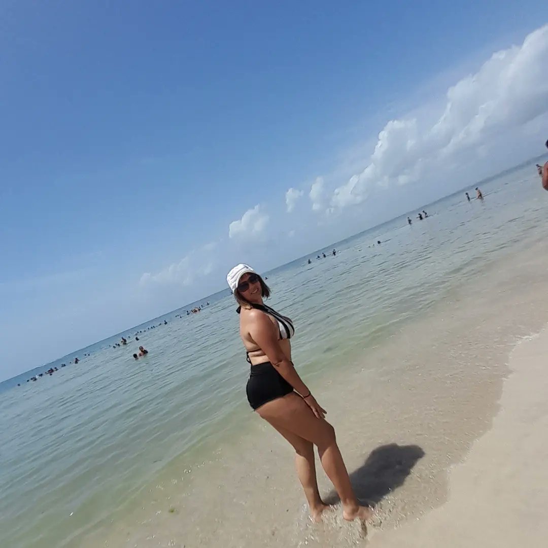 Zulecrypto's tweet photo. 🥳🇻🇪La vida es más bella en la playa🥳 he dicho.... https://t.co/0YBtx8ficw
