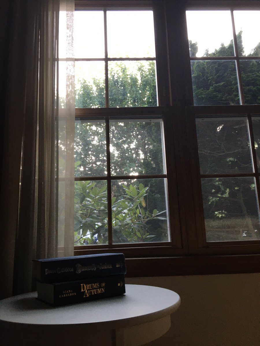 Laura Rispoli 🎨 (@laurarispoliart) on Twitter photo This is my painting & what I was looking at. I thought for a minute it would be good if I stacked up ALL of my favorite <a href="/Writer_DG/">Diana Gabaldon</a>, books but there are so many it would completely block the window haha. Thank you! 💙 #Outlander #adso #blueart #forgetMeNots LauraRispoli.Etsy.com This is my painting & what I was looking at. I thought for a minute it would be good if I stacked up ALL of my favorite <a href="/Writer_DG/">Diana Gabaldon</a>, books but there are so many it would completely block the window haha. Thank you! 💙 #Outlander #adso #blueart #forgetMeNots LauraRispoli.Etsy.com