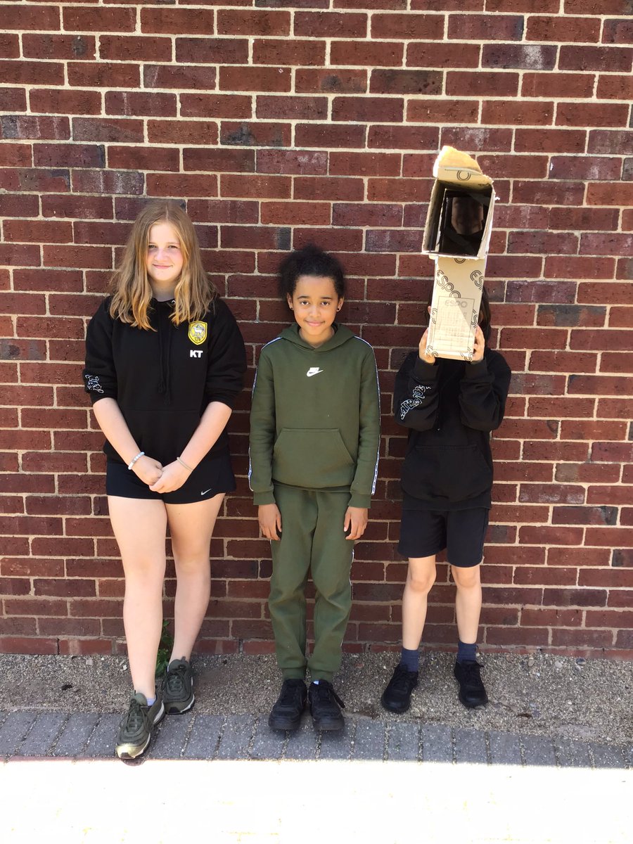 Stjohnscoventry's tweet photo. Year 6 had fun in Science thinking about the line of incidence and reflection to create some great periscopes. #science #practicallesson #fun https://t.co/tCpwpF6PPN