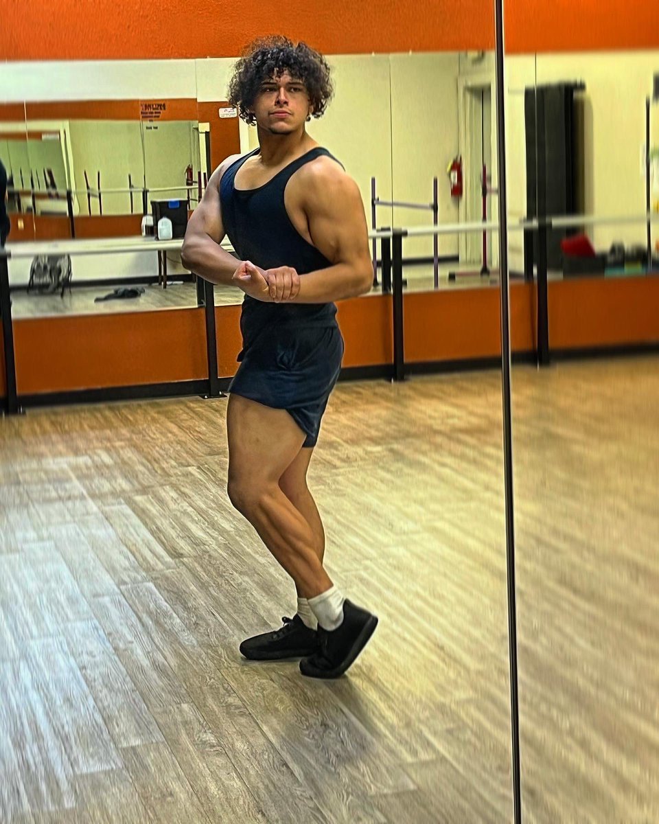 fredo380's tweet photo. In the making…. #bodybuilding #powerlifting https://t.co/H9hVpYIGy2
