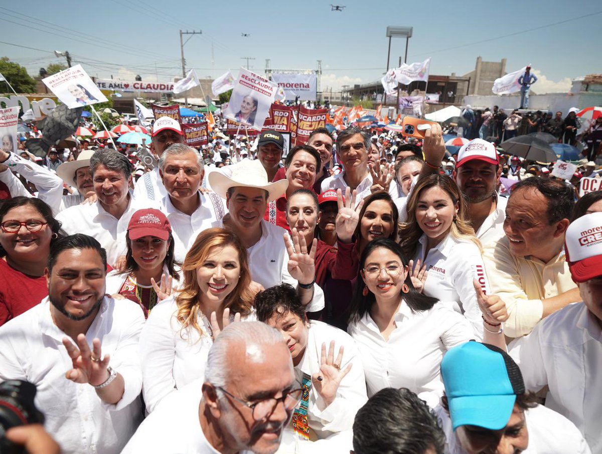 MaraLezama's tweet photo. Se viven los mejores de tiempos en la vida pública de nuestro país. Sigamos abriendo la puerta al #CambioVerdadero y hagamos que la #CuartaTransformación toque los corazones de todo el pueblo de México. 🇲🇽 ¡Coahuila ya falta poco! #QueSigaLa4T #MorenaCrece @PartidoMorenaMx https://t.co/6ywTy7S9Sv