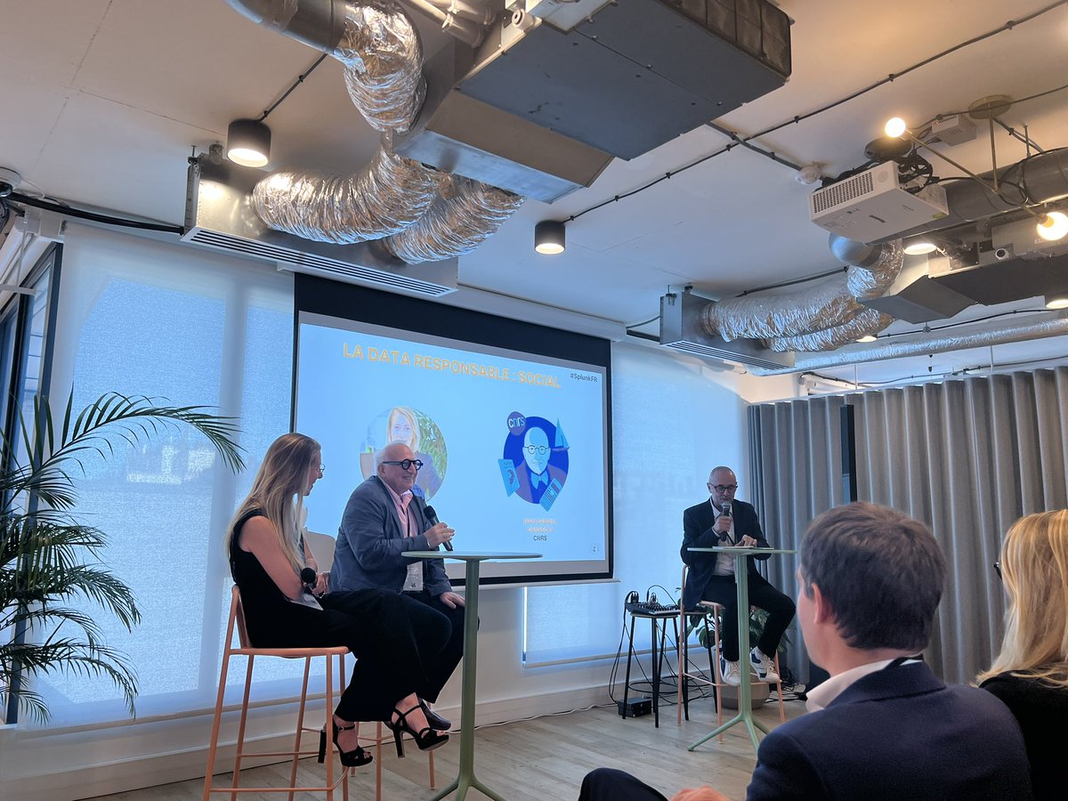 C’est parti pour la dernière partie, une vision sociale de la data responsable par <a href="/Quecalcoatle/">JeanGabriel Ganascia</a> et Audrey Raveneau de <a href="/SNCFVoyageurs/">SNCF Voyageurs</a> #splunkfr