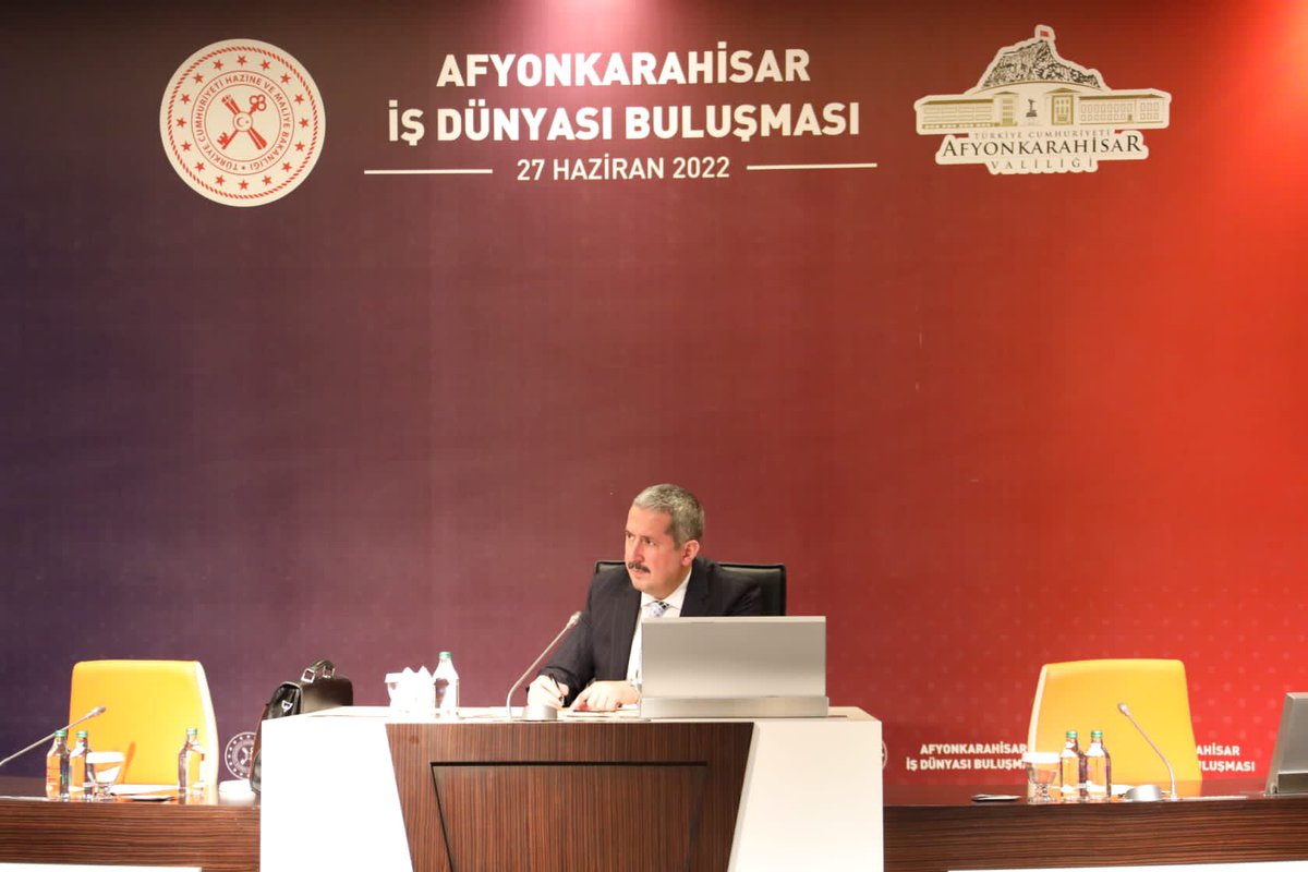 mahmutgurcan's tweet photo. 📍Afyonkarahisar 

Afyonkarahisar İş Dünyası Buluşması’nda şehrimizde faaliyet gösteren iş insanlarımız ve sanayicilerimizle bir araya gelerek şehrimizde yapılacak yatırımlar konusunda istişarelerde bulunduk. 

Böylesi önemli bir etkinlikte emeği geçen herkese teşekkür ederim. https://t.co/ciSpvfgDtQ