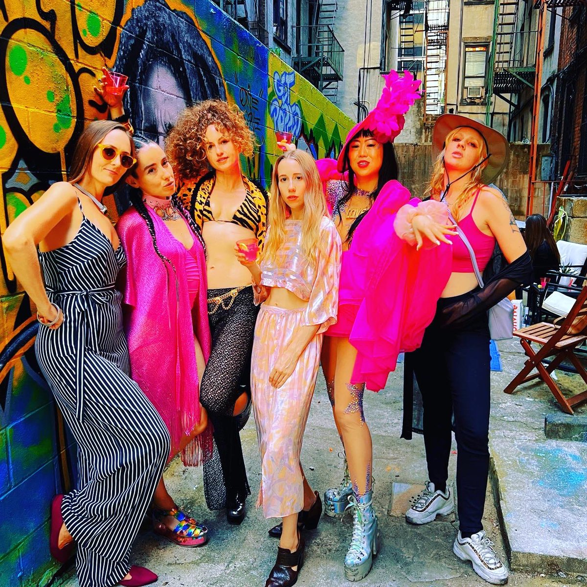 METAGASM's tweet photo. Thanx to all the kings and queens who joined us for #yearofthetigress🐯 I felt free with you magical creatures be myself. more coming soon. 
Huge love 2 lauren of @PoppedNYC &amp; to my fellow art milfs @theredbunny &amp; @social_suiciiide for creating this together. https://t.co/VQuq47HMKQ