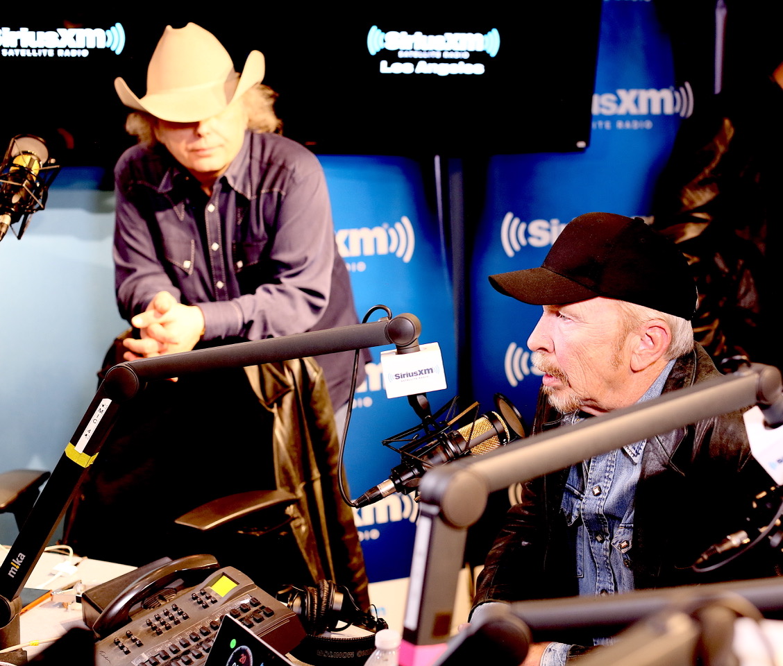 Dwight Yoakam (DwightYoakam) / Twitter