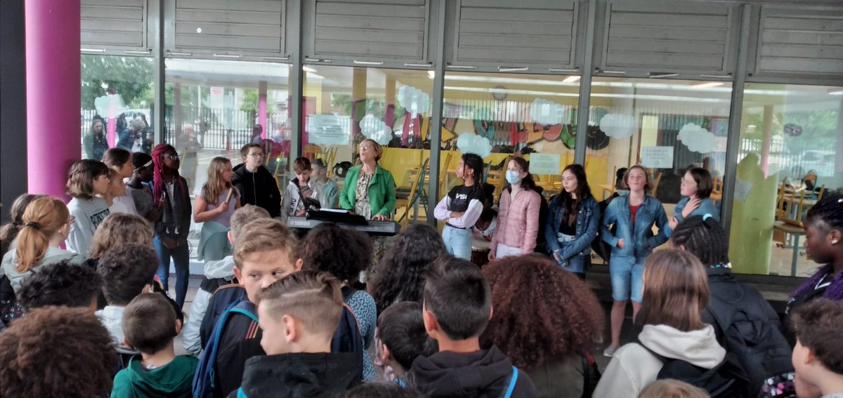 Collège de Navarre tweet media