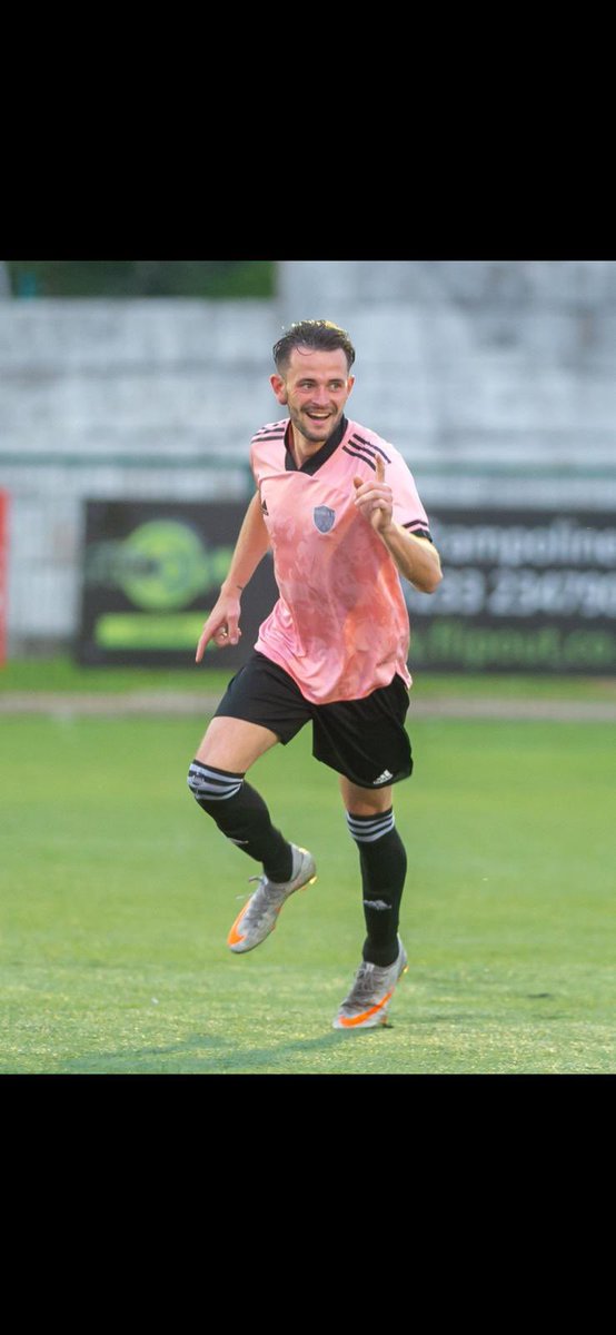 📢 NEW SIGNING 
Freddie Gill signs for the Dens! After a great season for Dens’ Sunday, we look forward to seeing him in action on Saturdays too! 
Welcome. 
#UpTheDens🐯💙