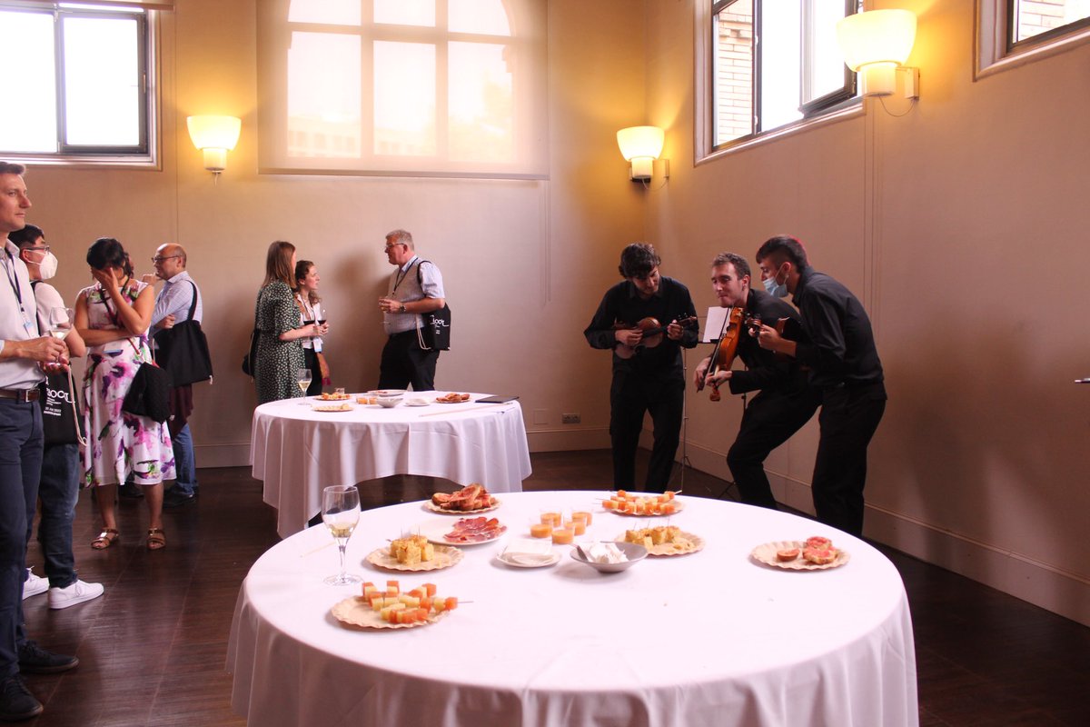 Recibimos a los asistentes a la #IXCarbocat22 con un cocktail de bienvenida.
<a href="/ICB_CSIC/">ICB-CSIC</a> <a href="/unizar/">Universidad Zaragoza</a> <a href="/UNED/">UNED</a> 

We welcome the attendees to the #IXCarbocat22 with a welcome cocktail.
<a href="/ICB_CSIC/">ICB-CSIC</a> <a href="/unizar/">Universidad Zaragoza</a> <a href="/UNED/">UNED</a>