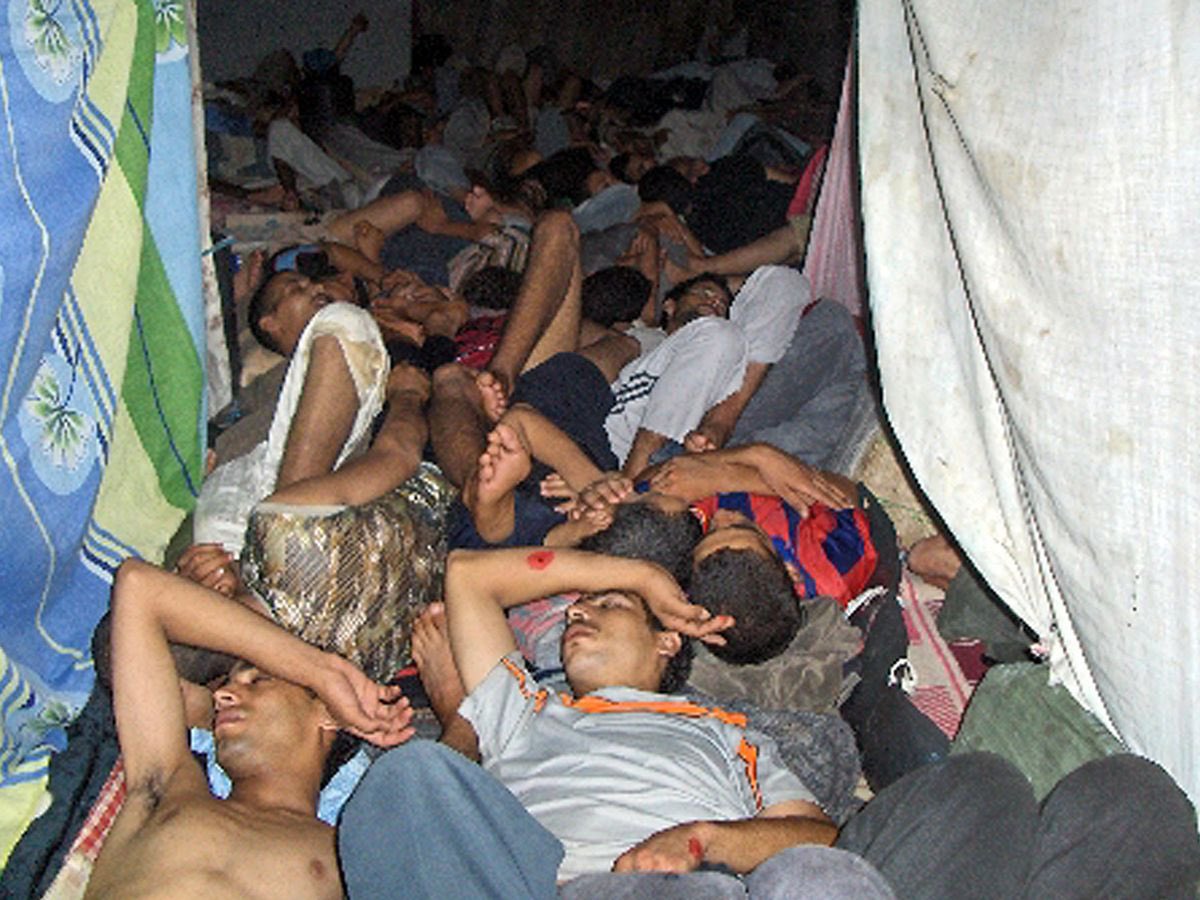 TalebSahara's tweet photo. Estas son imágenes de la llamada cárcel negra en la ciudad de El Aaiún en el Sáhara Occidental ocupado ilegalmente por Marruecos.

Los saharauis llevamos 50 años sufriendo la masacre, el genocidio y el horror de la tiranía marroquí con la complicidad de la España democrática. https://t.co/4VVOISsasx